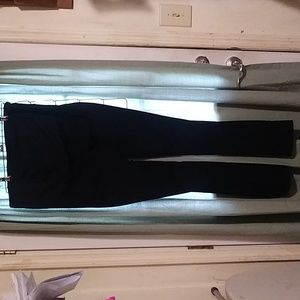 NWOT Isabel Maternity Pants. Size 8. Black.    E2